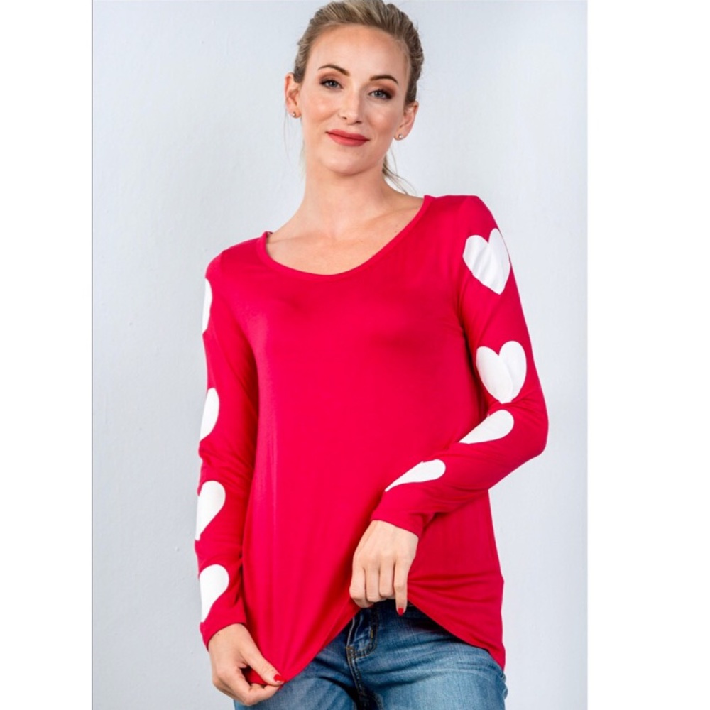 ❤️RED AND WHITE HEART SLEEVE TOP❤️